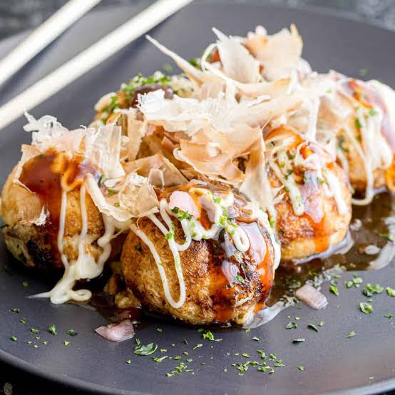 Top 10 món ăn đường phố Nhật Bản nhất định phải thử khi du lịch 4 Takoyaki 17.7
