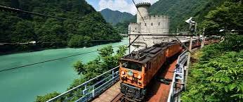Kurobe Gorge – Cung đường tàu xuyên núi đẹp mê hồn của Nhật Bản 2 mua xuan 2